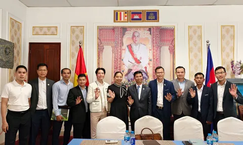 ASEAN Hiệp Hội Doanh Nhân Trà Chiều Thương Gia  - Hành trình “Bước ra Thế giới” từ Phnom Penh - Campuchia